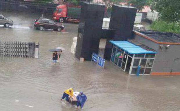 面對7.20特大暴雨 華龍人在風(fēng)雨中堅(jiān)守